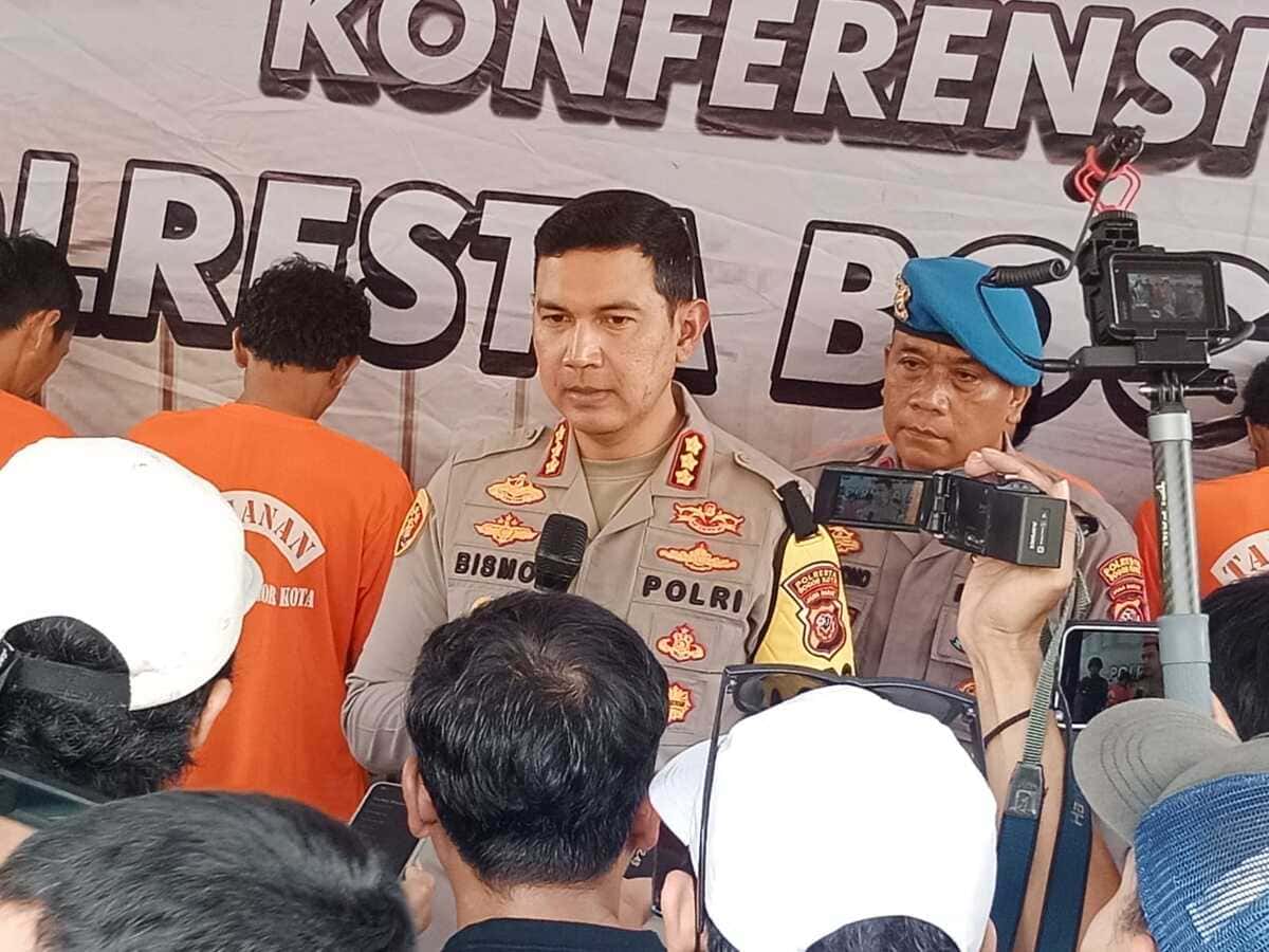 WhatsApp Image 2024 05 13 at 20.53.32 Polresta Bogor Kota Menangkap Dua Tersangka Pelaku Pengoplos Gas Elpiji Subsidi             